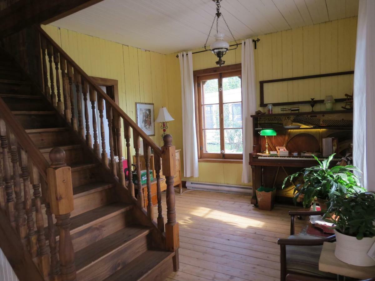 La Vieille Maison Rouge Saint-Tite Ngoại thất bức ảnh