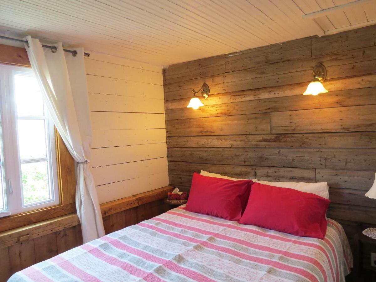 La Vieille Maison Rouge Saint-Tite Ngoại thất bức ảnh