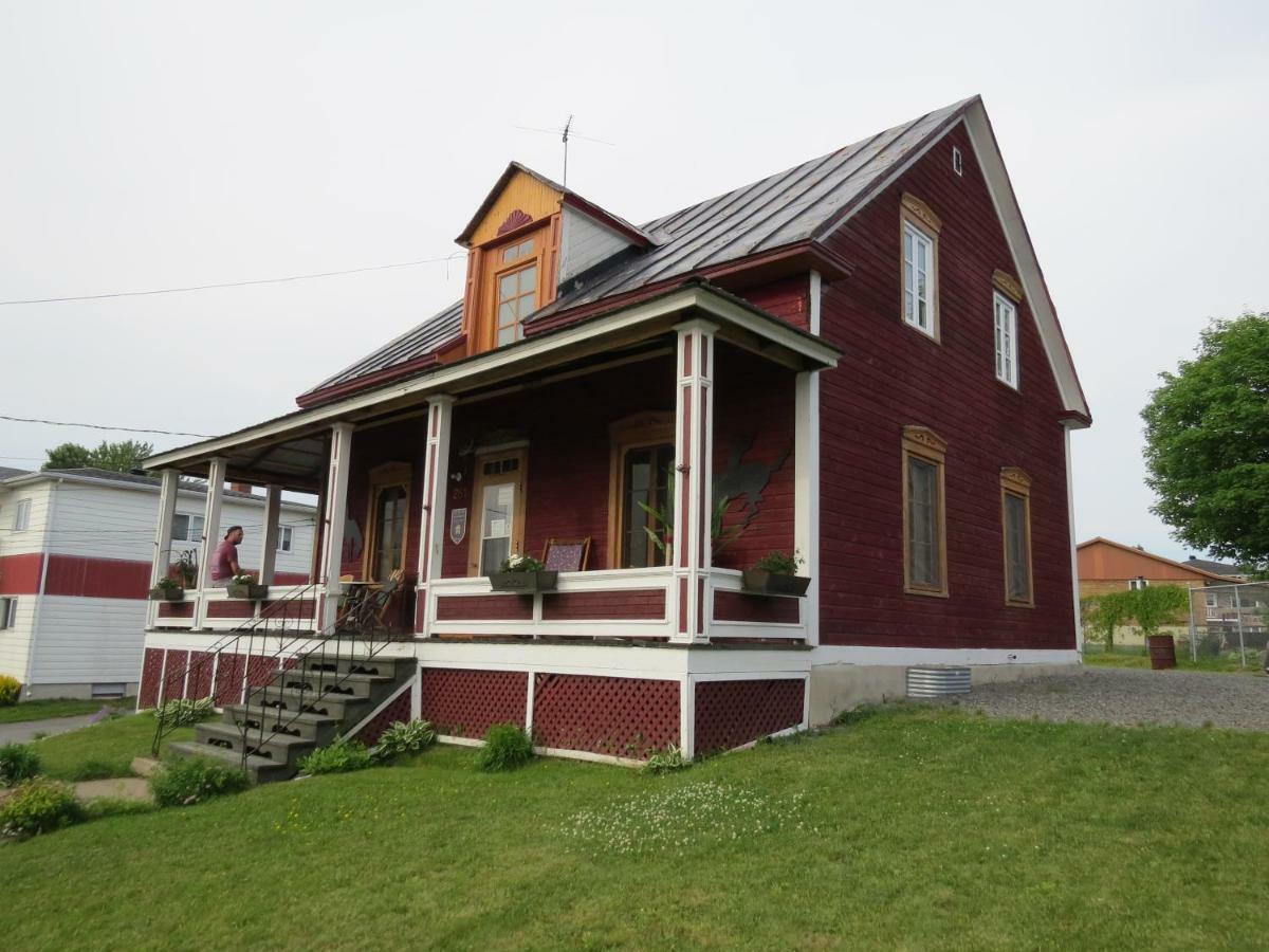 La Vieille Maison Rouge Saint-Tite Ngoại thất bức ảnh